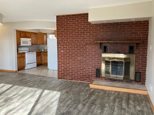 Foto del edificio - 2 Bedroom 1 Bath Ranch For Rent