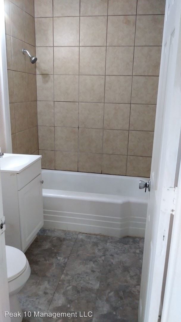 Building Photo - 2 br, 1 bath Apartment - 2945 S Hydraulic