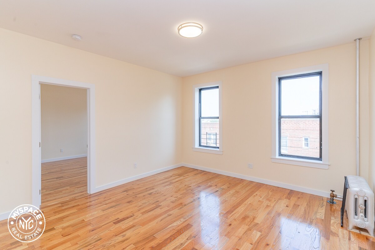Primary Photo - 472 E 48th St