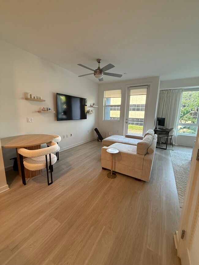 Foto del edificio - 2500 Red Hill Ave