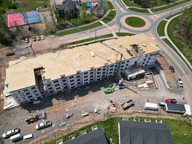 Building Photo - Ekinox