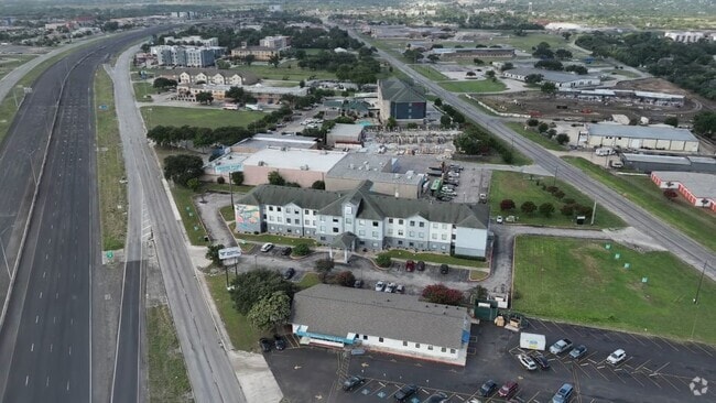  - Gruene Pointe