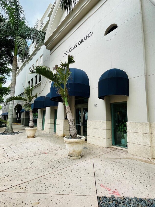 Primary Photo - 50 Menores Ave