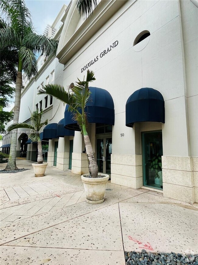 Building Photo - 50 Menores Ave