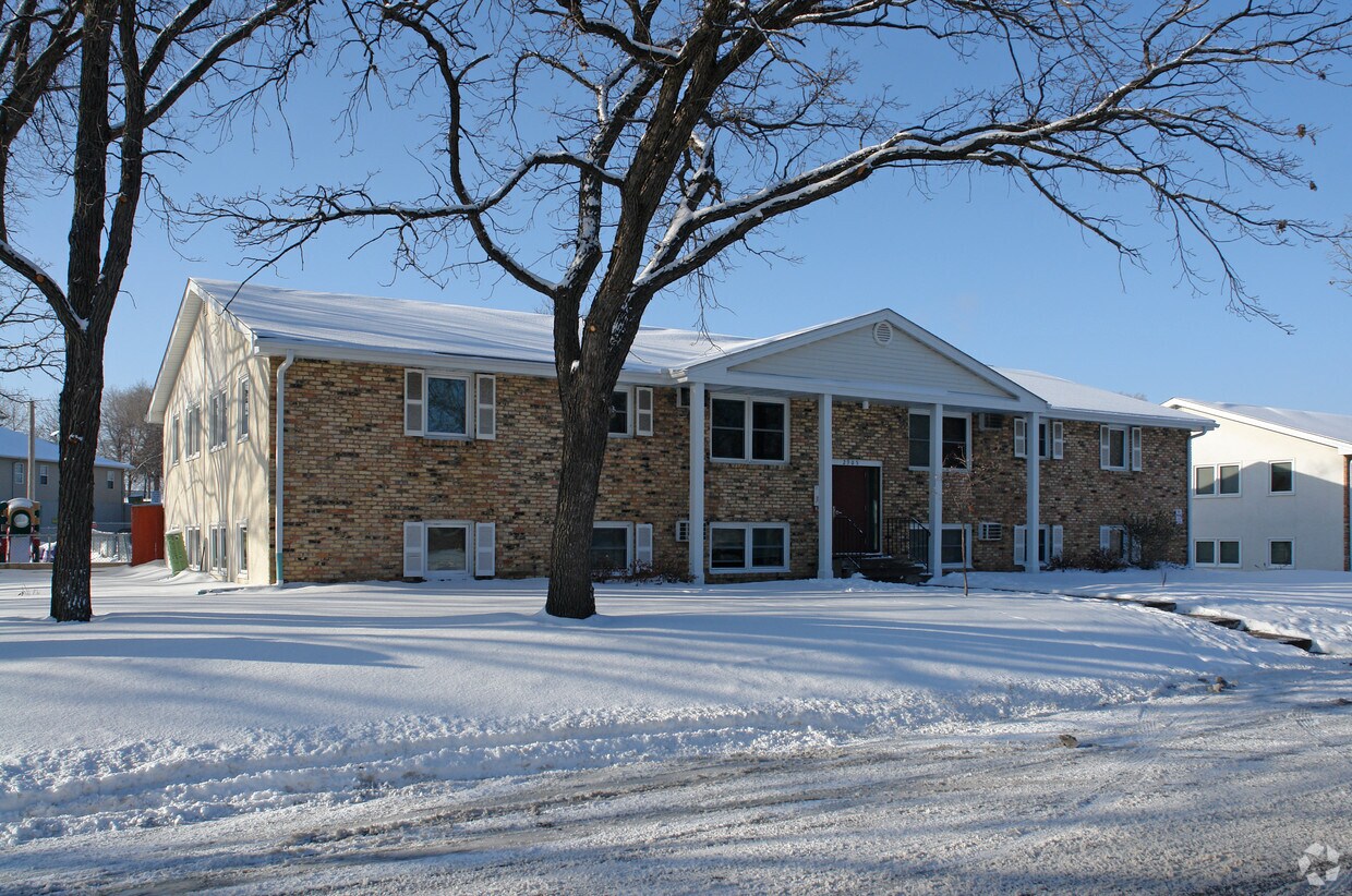 Foto principal - 2905 Verndale Ave