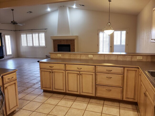 Foto del edificio - Golf Course Neighborhood