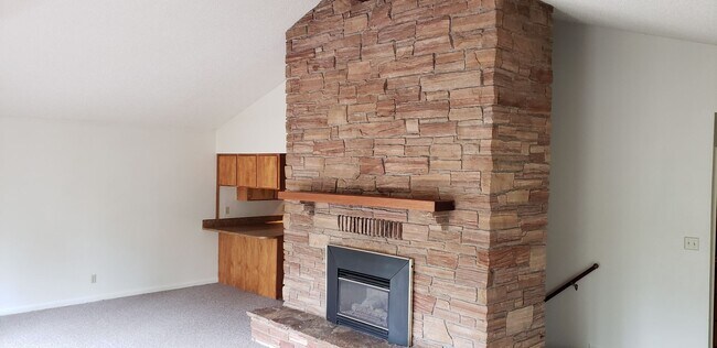 Foto del edificio - 515 Parkway Dr.  - Whitefish Four Bedroom ...