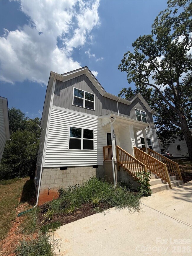 Foto del edificio - 212 N Yadkin Ave