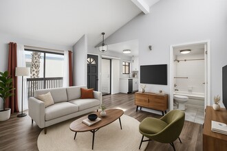 Building Photo - 4642 Utah St