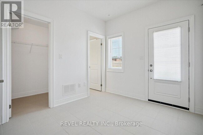 Building Photo - 2150-2150 Trafalgar Rd