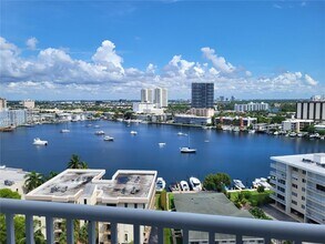 Building Photo - 137 Golden Isles Dr