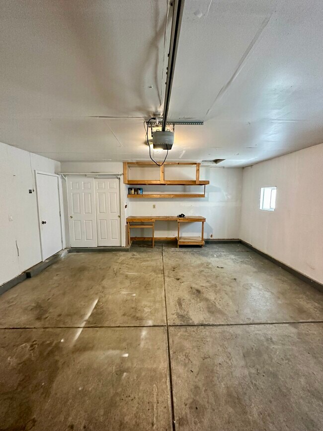 Building Photo - 823 Tall Timber-Amazing 3 Bed/2 Bath Ranch...