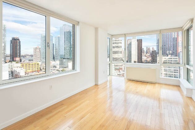 Primary Photo - 23 W 37th St