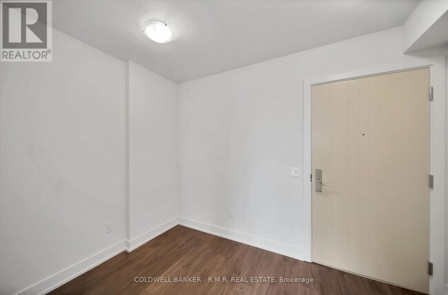 Photo du bâtiment - 2550-2550 Simcoe St N