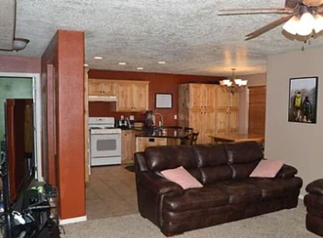 Building Photo - Beautiful 4 Bed, 2.5 Bath Home in the Cove Subdivision in Cedar City!