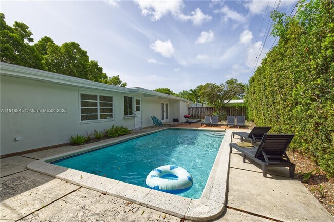 Foto del edificio - 8240 SW 62nd Ct