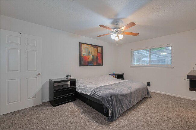 Foto del edificio - 12602 Westleigh Dr