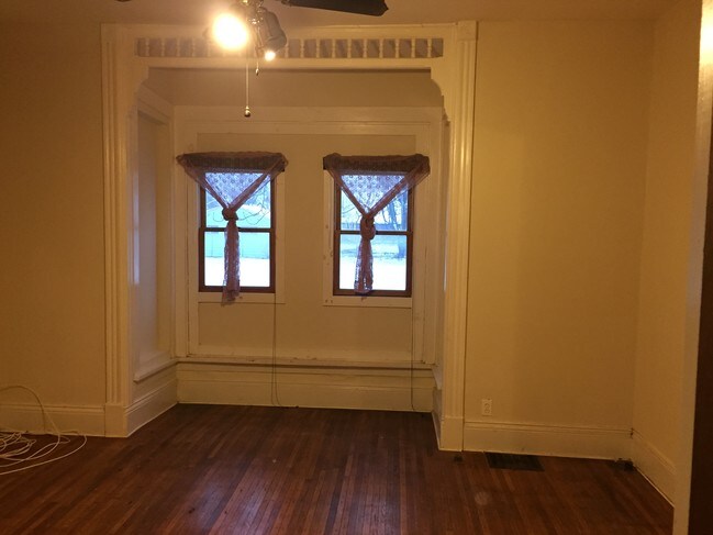 Building Photo - 176 Glenwood Ave