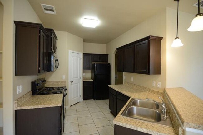 Foto del edificio - 1306 Vanguard Ln