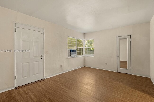 Building Photo - 4410 NE 2nd Ave