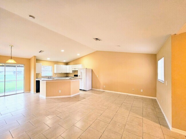 Foto del edificio - Move-in Ready 3 BR & 2 BA
