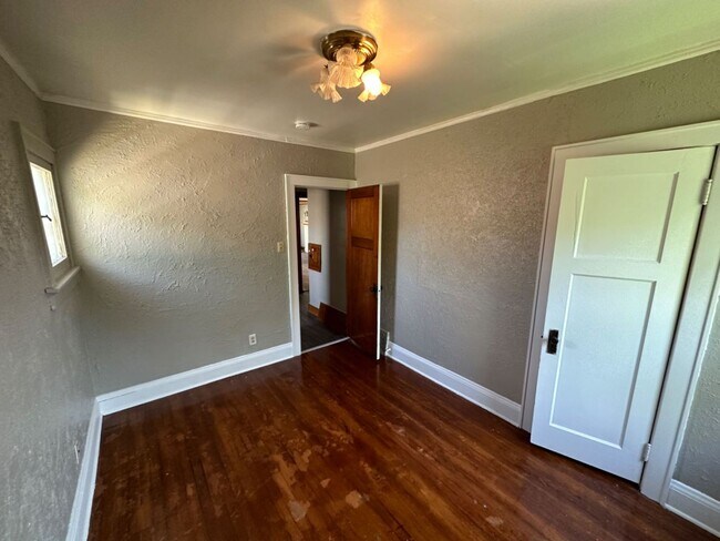 Foto del edificio - 2945-2947 N 58th St. (Duplex)