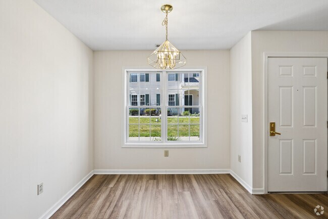 Birch, 2 habitaciones, 2 baños - 1183 pies cuadrados - Comedor - Stillwaters, Hickory Grove Apartments