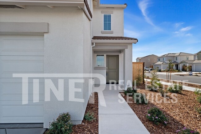 Building Photo - Brand new Roseville Home with landscaped yard