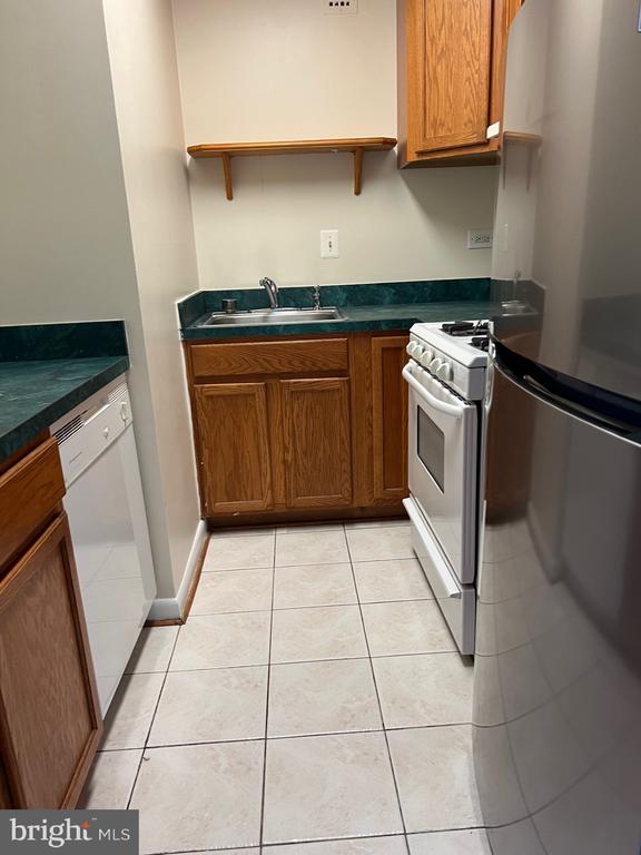 Building Photo - 5340 Holmes Run Pkwy