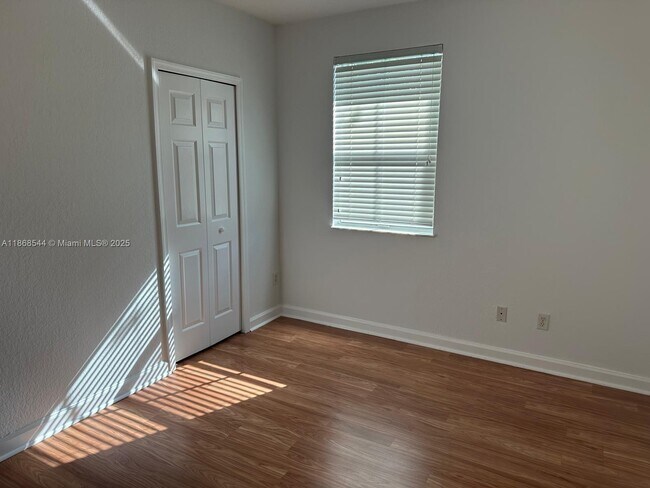 Foto del edificio - 15548 SW 39th St