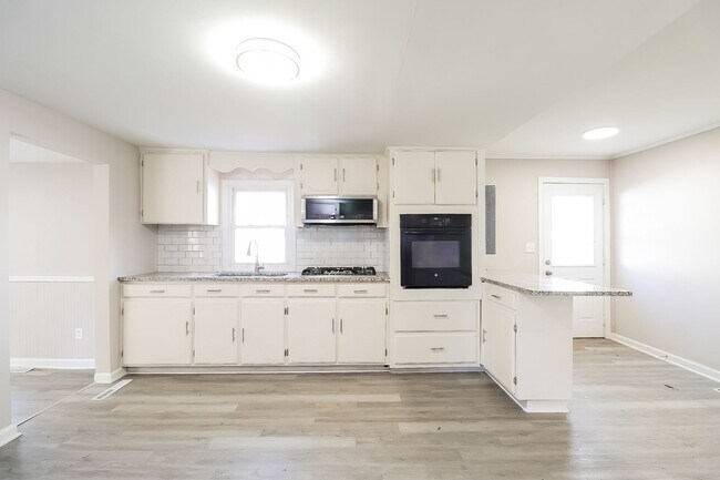 Foto del edificio - Ready to for Move-In