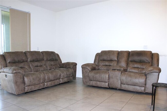 Foto del edificio - 34288 Redwood Dawn Ln