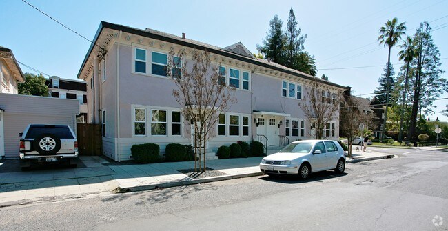 Building Photo - 500 Coombs St