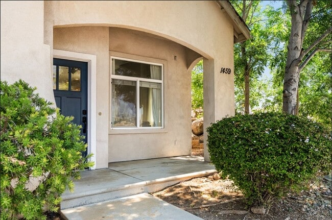 Building Photo - 1459 Yosemite Dr