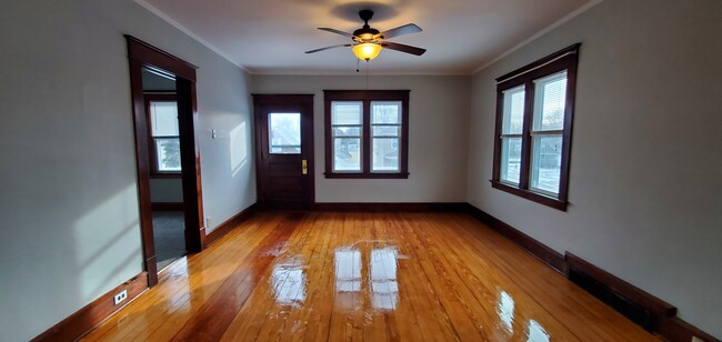 Living Room - 90 Lincoln Ave