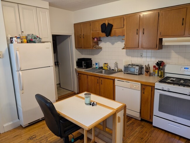 Building Photo - 29 Gorham St