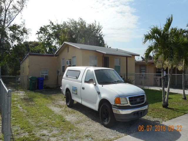 Building Photo - 209 NW 28th Ave