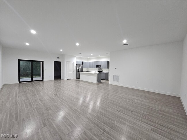 Foto del edificio - 5002 Gramercy Rd