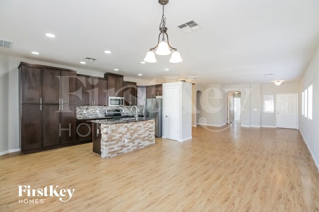 Building Photo - 2762 E Morenci Rd