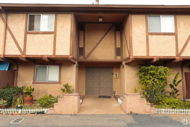 Building Photo - 465 4th Ave