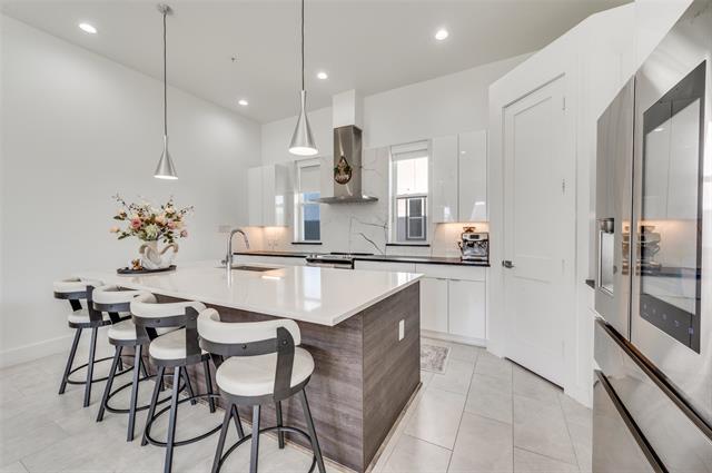 Foto del edificio - 2235 Lovedale Ave