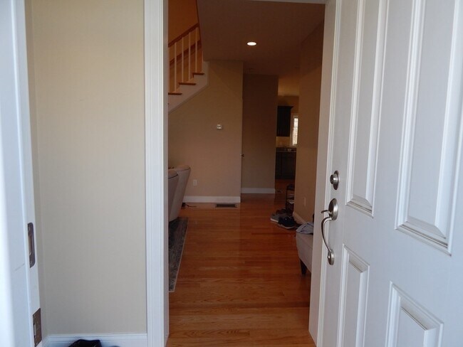 Building Photo - 4 Kiara Dr