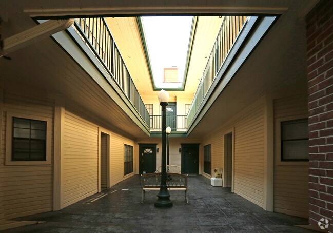 Foto del edificio - 905 W 22nd 1/2 St