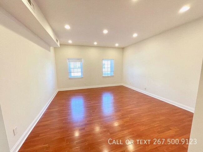 Building Photo - Perfect Location, Perfect Apartment.  W/D....