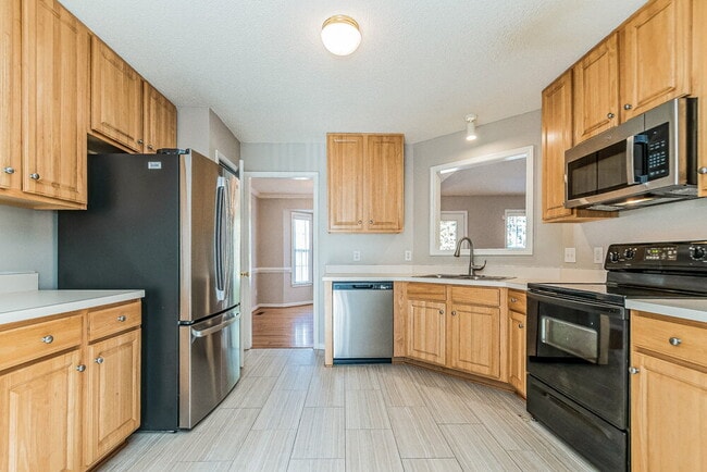 Building Photo - 1041 Blue River Farm Dr