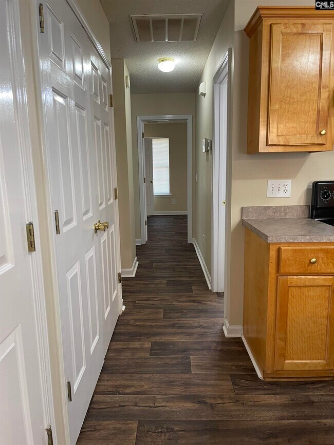 Building Photo - 722 Wildlife Ln