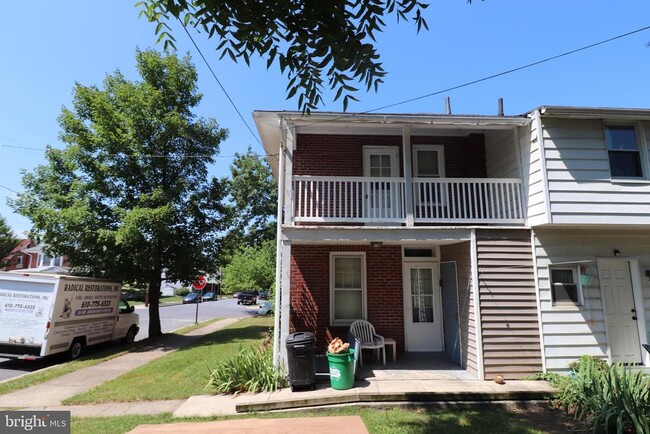 Foto del edificio - 301 N Waverly St