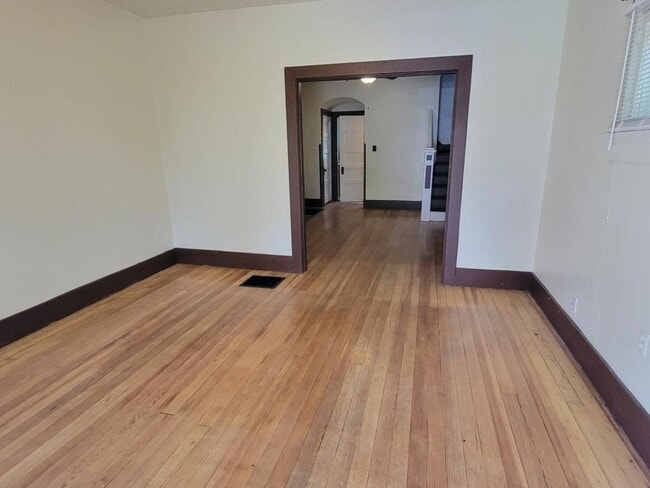Foto del edificio - 1257 Creighton Ave