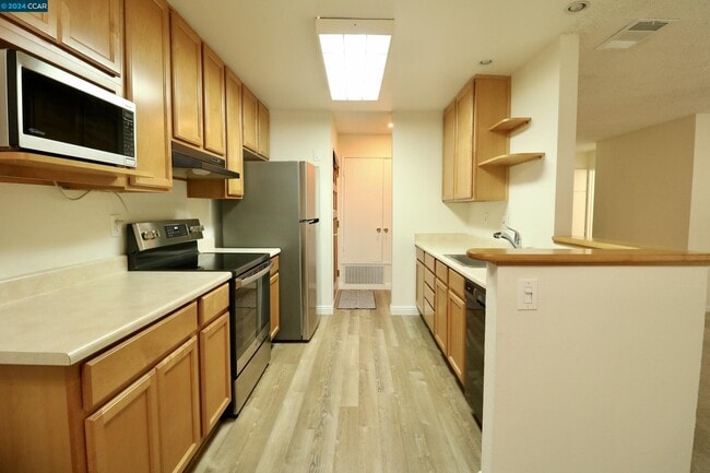 Foto del edificio - 456 Holiday Hills Dr