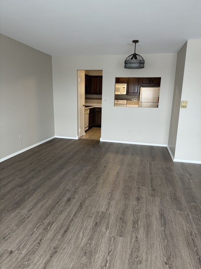 Foto del edificio - 1717 W Crystal Ln